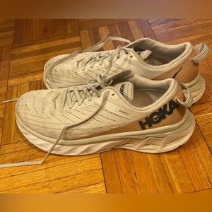 Hoka OneOne Arahi 4 Sneakers